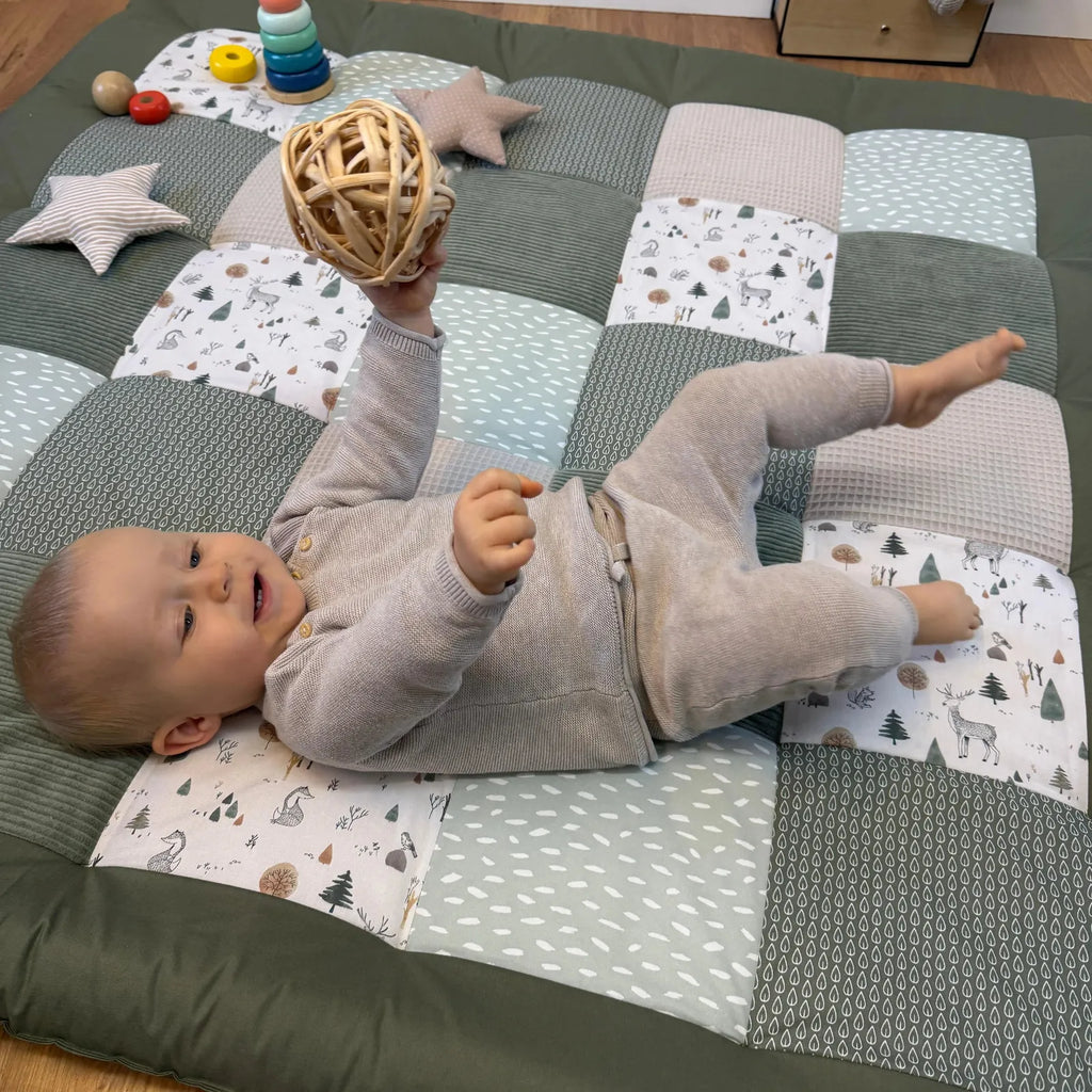 Krabbeldecke Skandi Waldtiere salbei grün-babrause