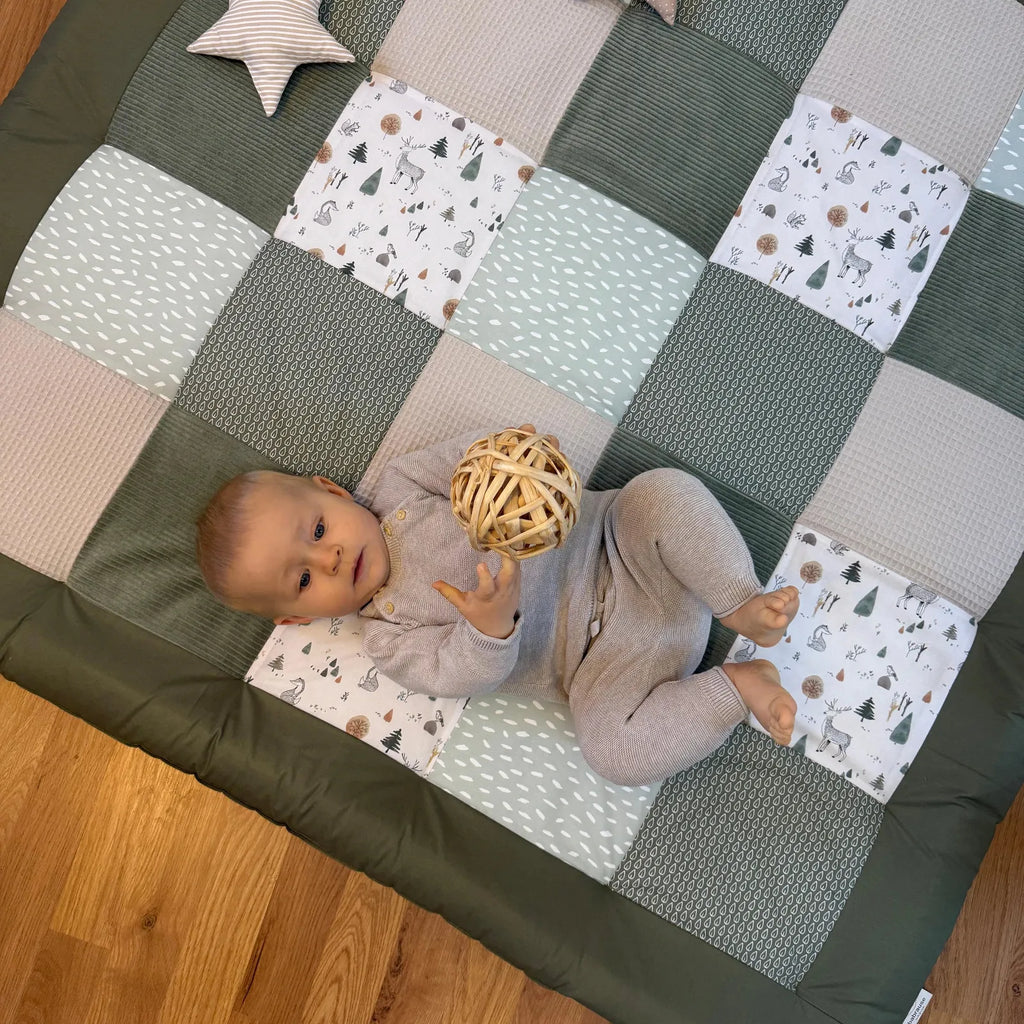 Krabbeldecke Skandi Waldtiere salbei grün-babrause